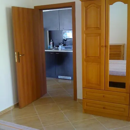 In Antonia * سفيتي فلاس