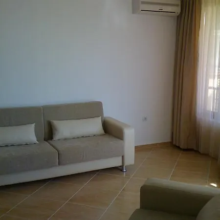 In Antonia * سفيتي فلاس