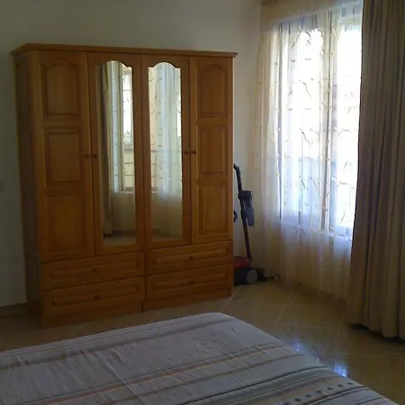 In Antonia * سفيتي فلاس